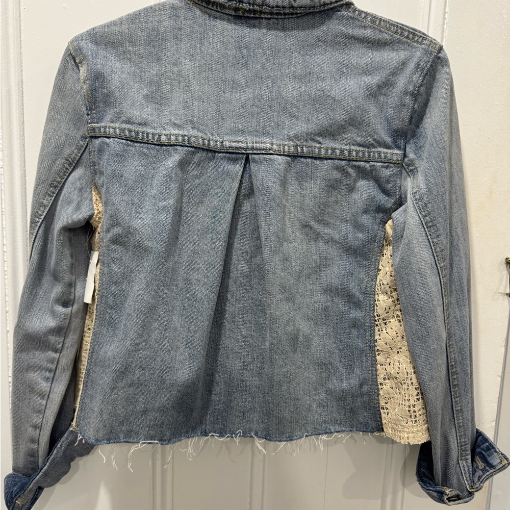 Free People Cropped Denim Jacket w/ Lace Side Panels – XS - Picture 3 of 7